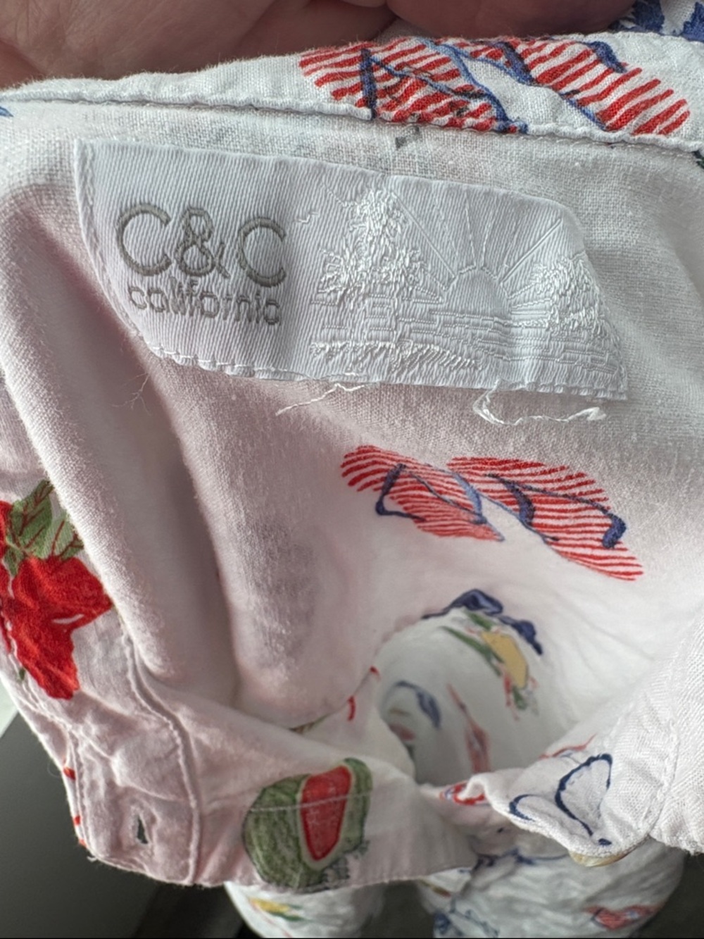 C&C CALIFORNIA White Woman’s Button-Up Shirt with Tropical Print - Picture 7 of 7